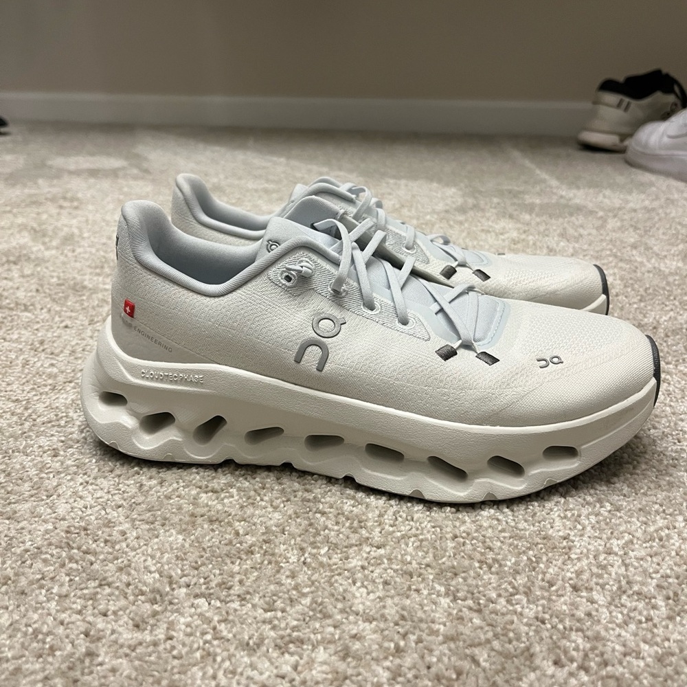 On Cloudtilt shoes
